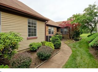 8 Thomas Paine Dr, Monroe Township, NJ 08831