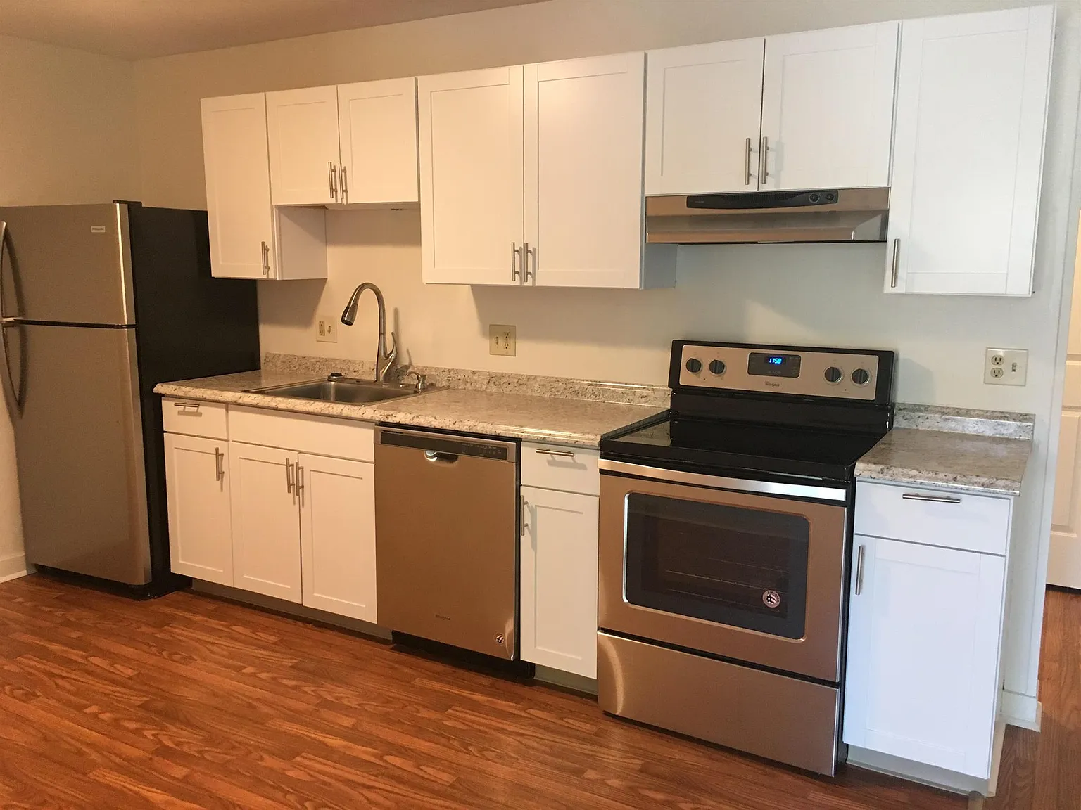 4 bed, 2000 sqft, $3,600 — Photo 3