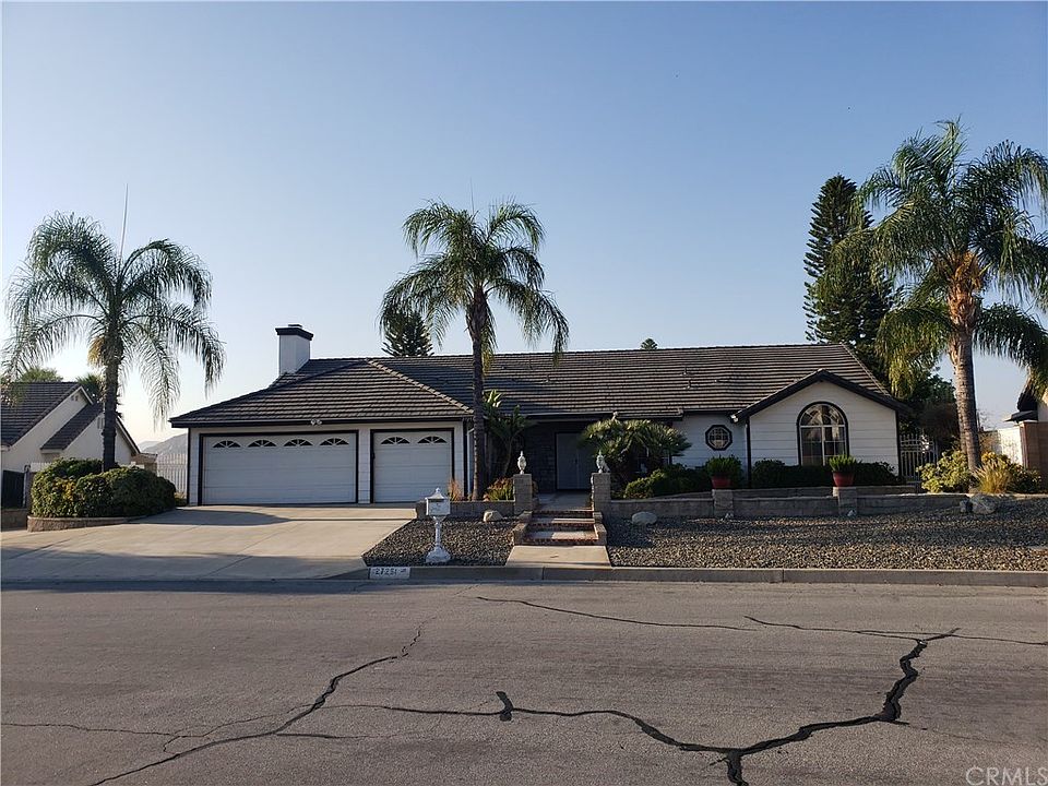 1st image of 27251 Darlene Dr