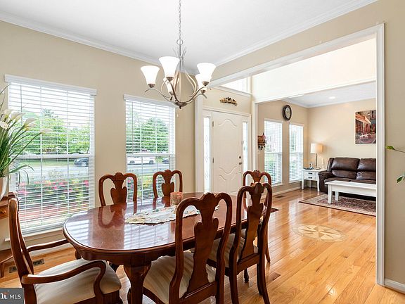 2nd image of 46 Northampton Blvd