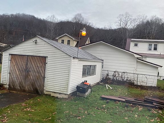 4th image of 109 Hope Ave