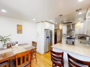 5322 W Barry Ave #1, Chicago, IL
