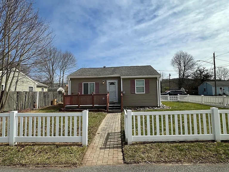 73 Midway Oval — Photo 11