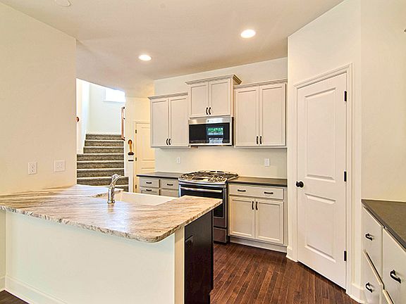 3rd image of 55 Ordelia Ln
