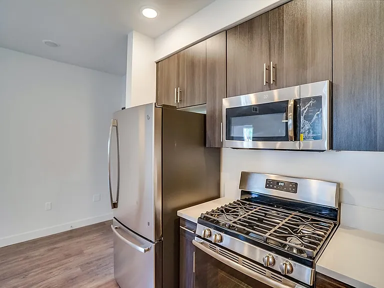 6015 Woodman Ave #206 — Photo 20