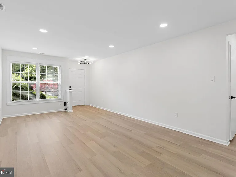 771 Barton Run Blvd — Photo 3
