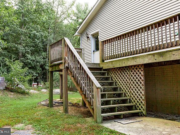 3rd image of 91 Cary Ct
