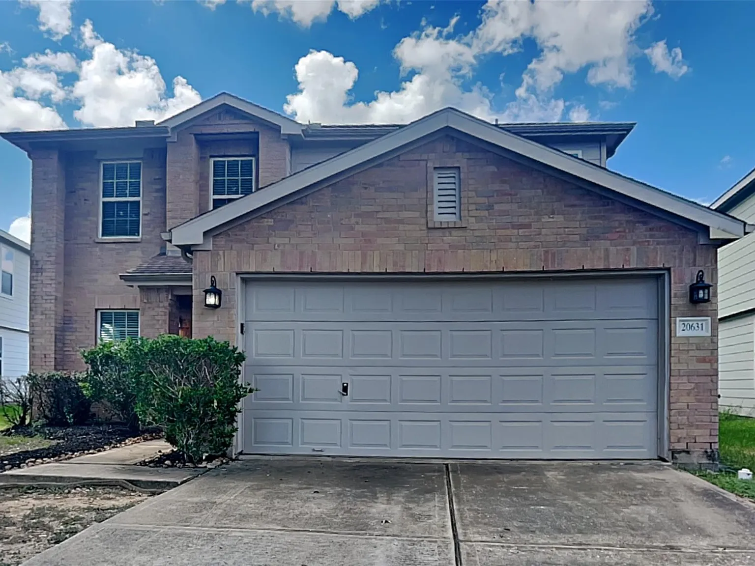 3 bed, 2.5 bath, 2000 sqft, $1,925 — Photo 1