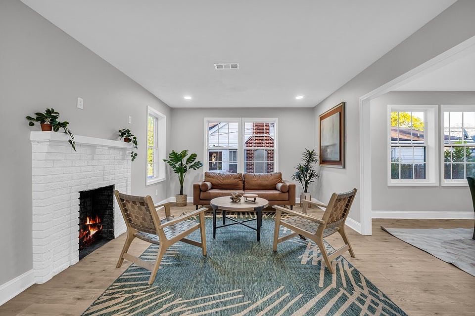 1st image of 1402 3rd Ave N