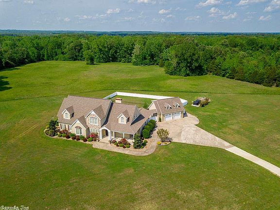 3rd image of 47 Bridge Field Dr