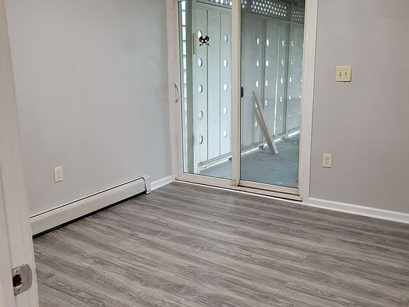 5th image of 15 Somerset St #1