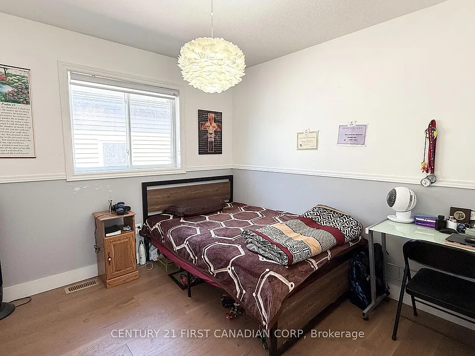 197 Baxter St