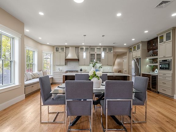 5th image of 38 Spring Park Ave APT 2