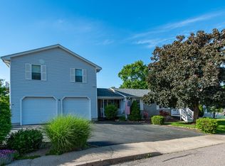 8 Goddard St, Blackstone, MA 01504