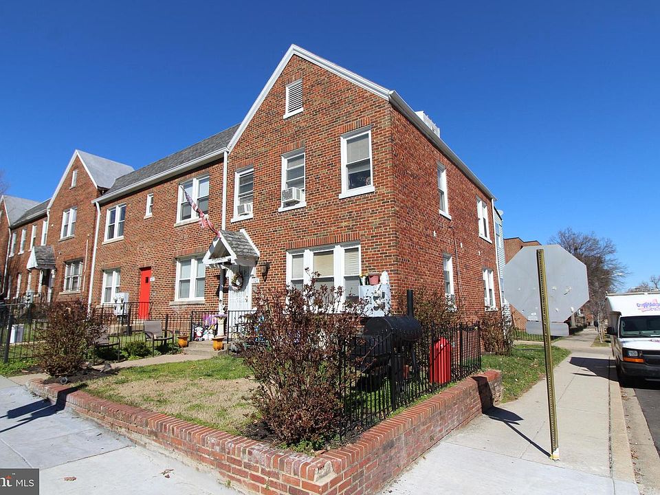 2nd image of 1524 Isherwood St NE