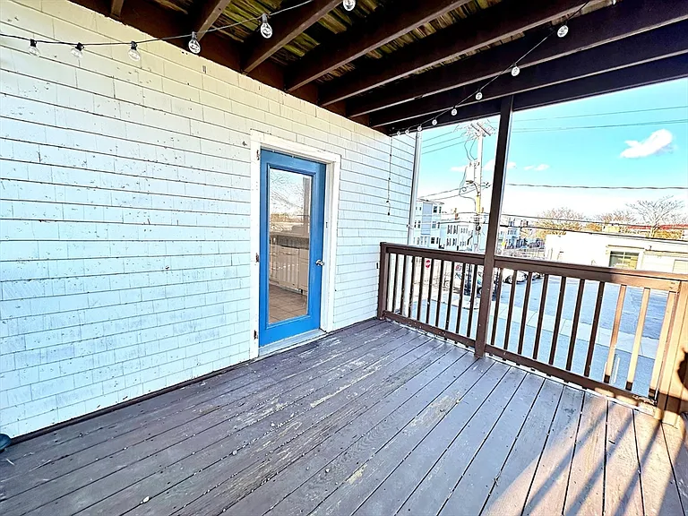 40 Jeffries St #3 — Photo 21