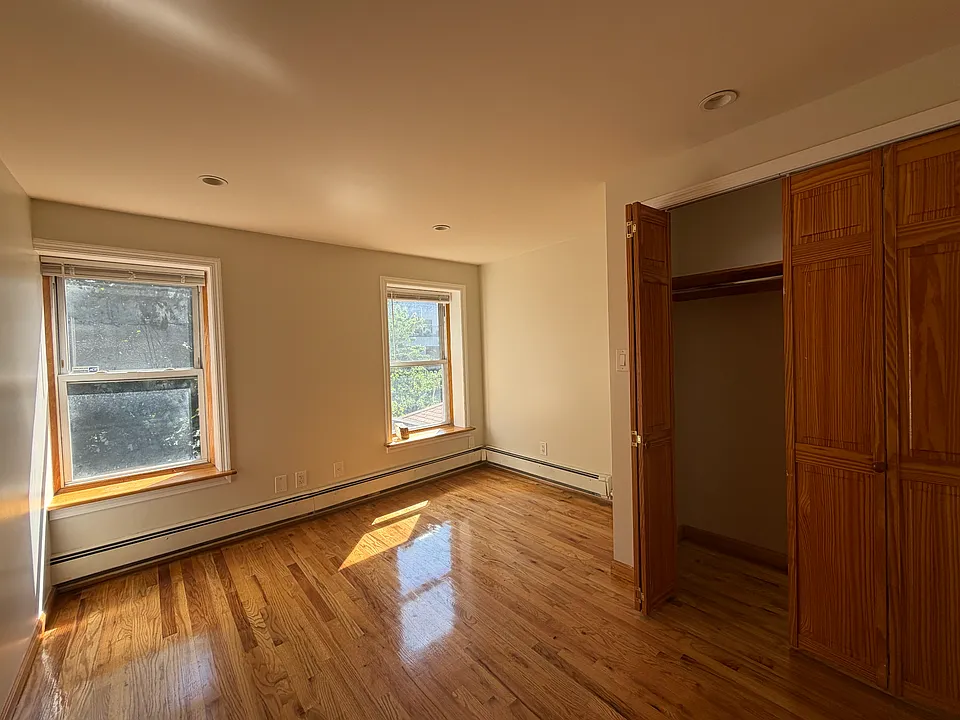 220 Lexington Ave #3