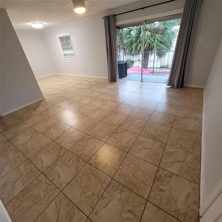 2 bed, 1.0 bath, 891 sqft, $1,550 — Photo 2