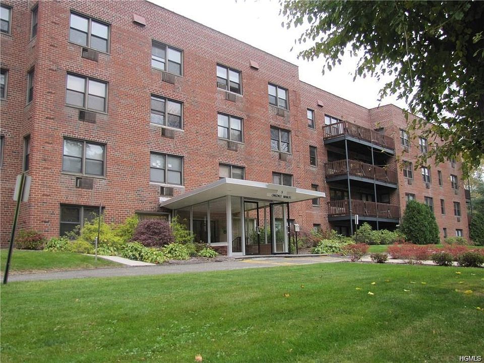 1st image of 5 Oakdale Mnr APT B24