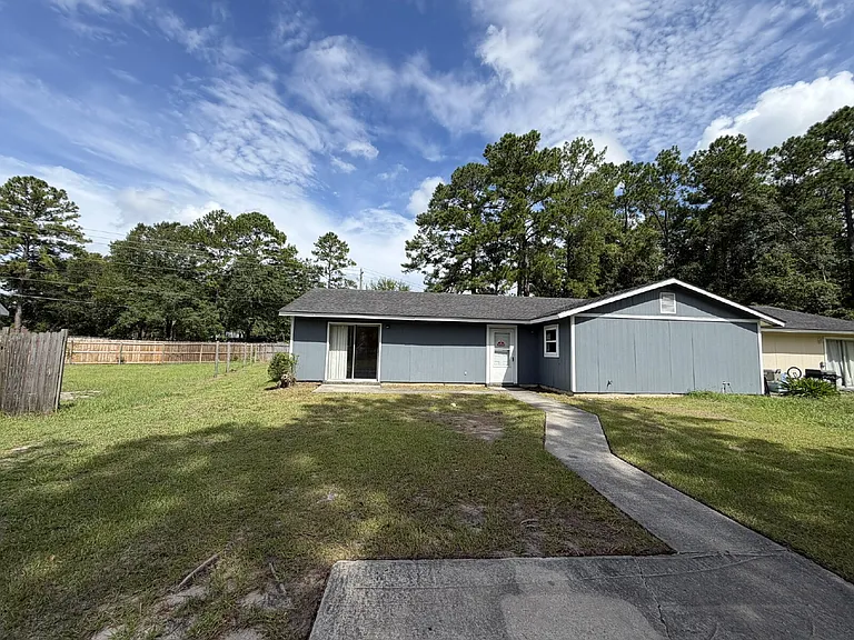 144 Cherokee Cir — Photo 1