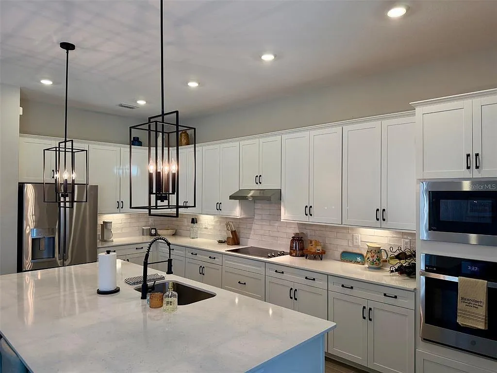 3 bed, 3.0 bath, 2252 sqft, $11,500 — Photo 4