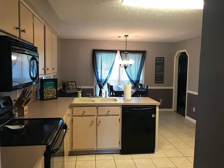 5577 Terrace Pointe Ct — Photo 6