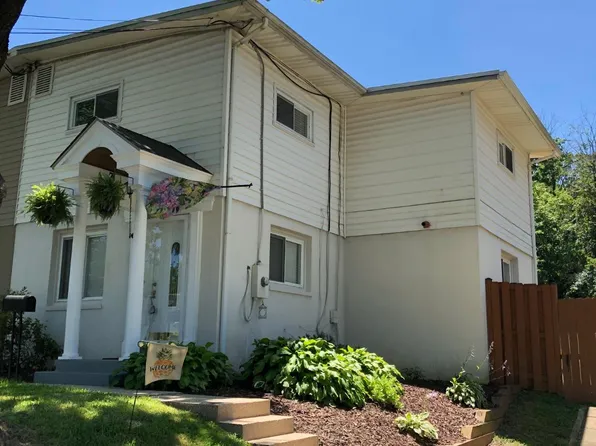 10615 Maple St, Fairfax, VA 22030