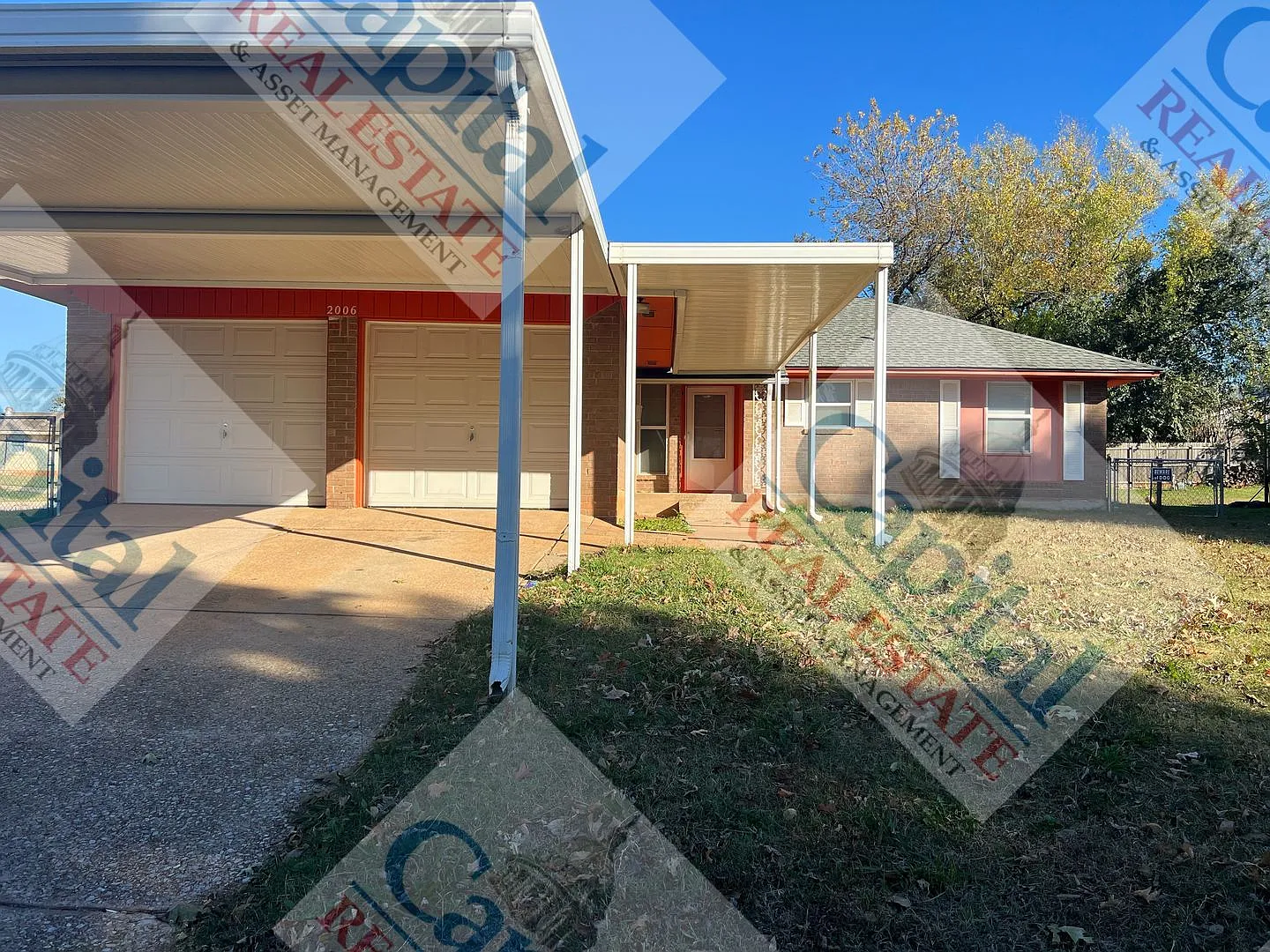 Charming Moore Home — Photo 1