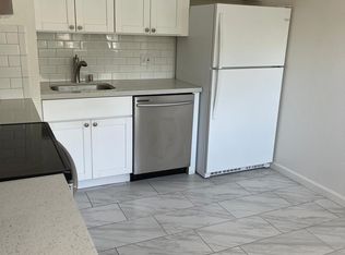 5729 Engle Rd APT 10, Carmichael, CA 95608