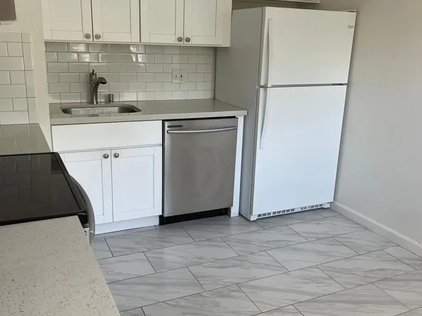 5729 Engle Rd APT 10, Carmichael, CA 95608