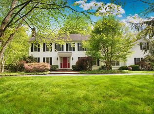 7 Schoolhouse Pl, Ridgefield, CT 06877