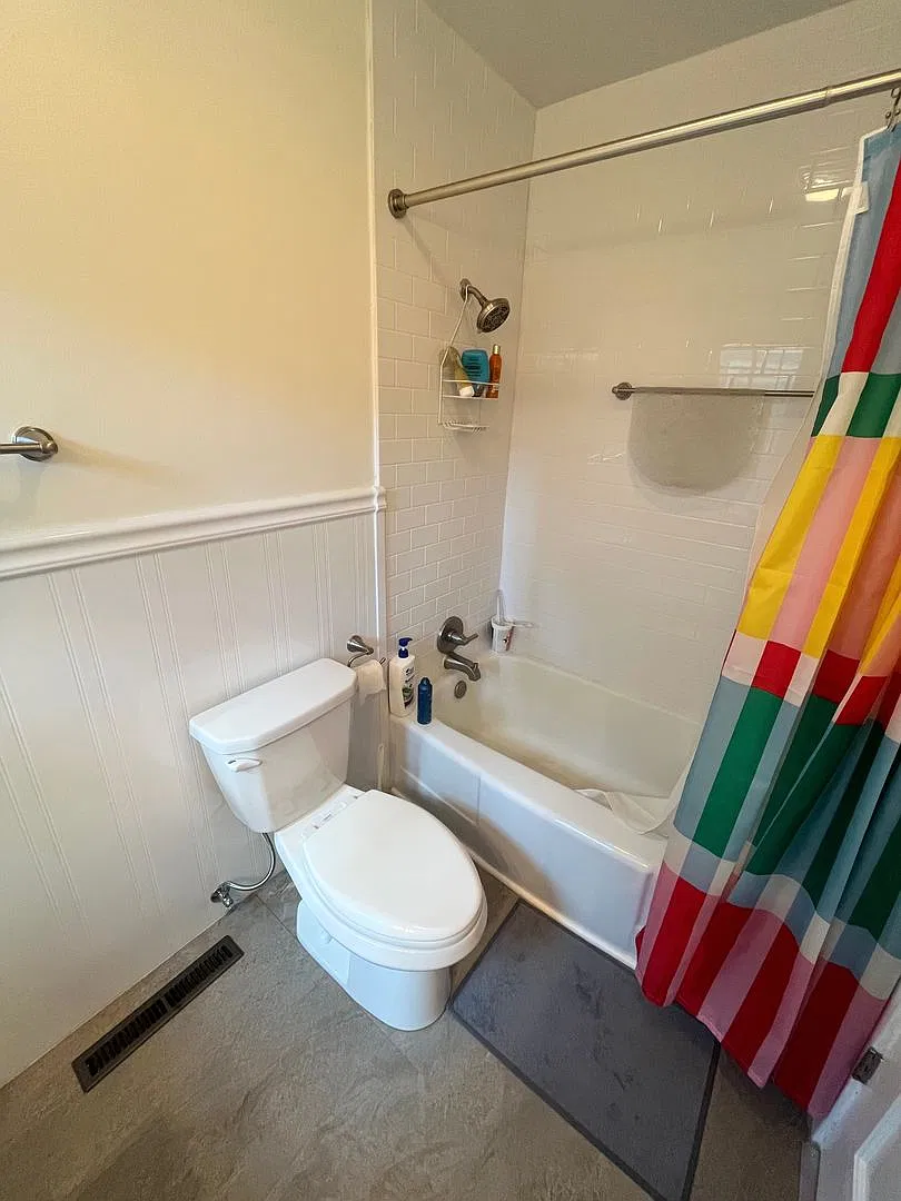3-bedroom, 2 bath home close to downtown saint joseph — Photo 3