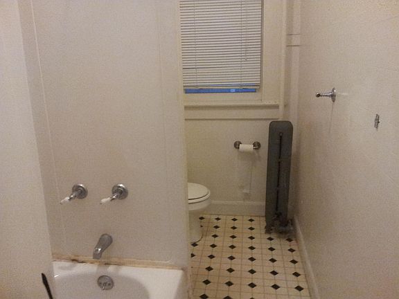 4th image of 420 Ash St APT 2