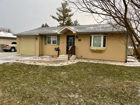 608 S Isadore St, Mitchell, SD 57301