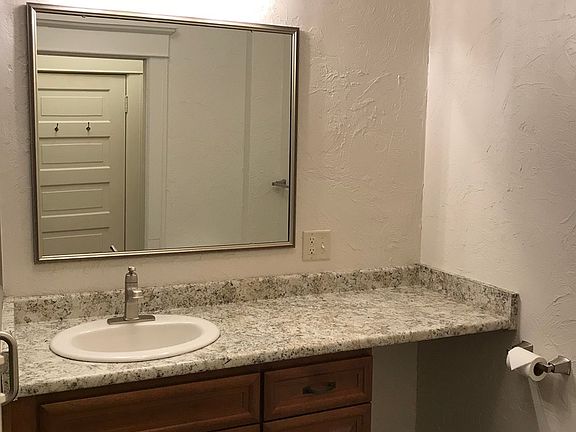 4th image of 1012 Lake Ave #1