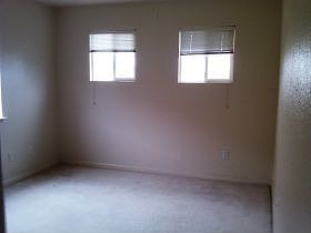 3rd image of 1710 Wellington Ave