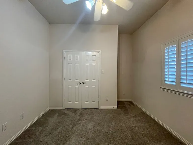 408 Hideaway Ct — Photo 16