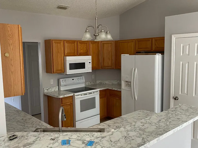 632 SE Chapman Ave — Photo 29