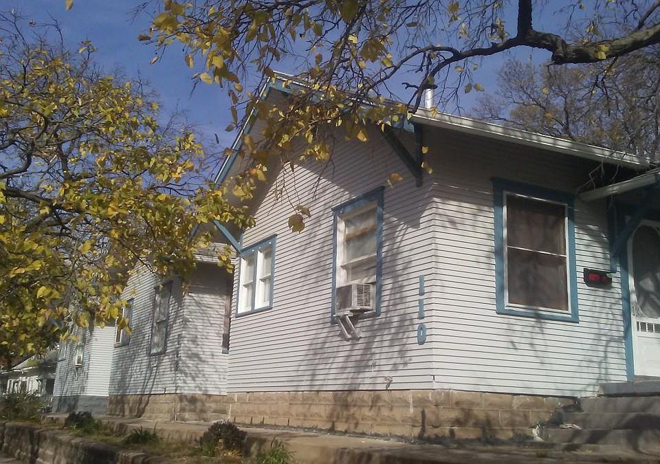 2nd image of 110 N Maple St