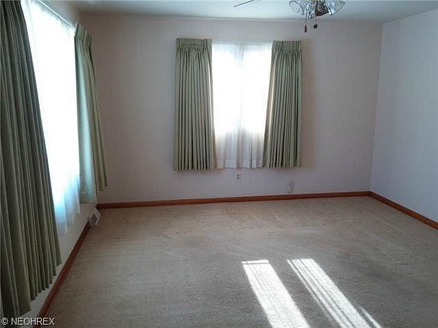 2nd image of 503 Pierce Ave NW