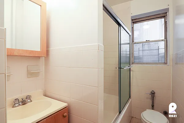 Rented by REZI | media 59