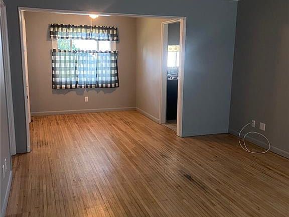 5th image of 2717 112th St