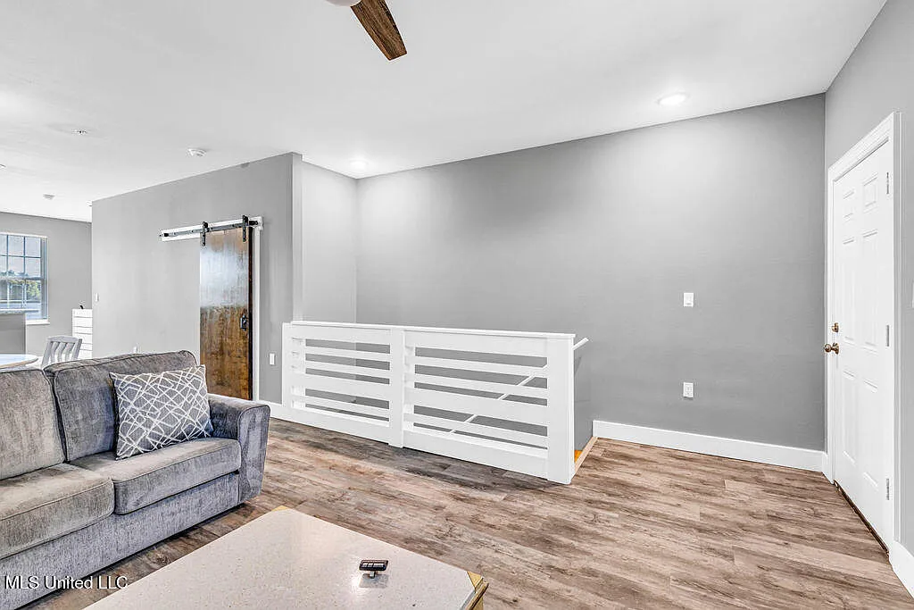 2 bed, 2.5 bath, 1500 sqft, $2,970 — Photo 4