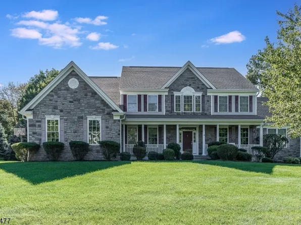 9 Setting Sun Dr, Washington Twp., NJ 07853