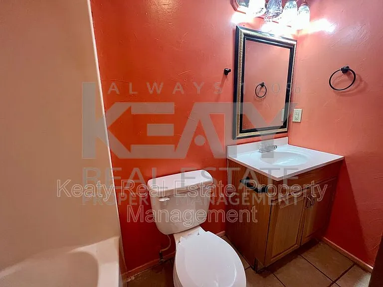 108 Meudon St #A — Photo 14