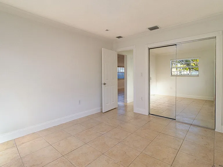 1518 NW 65th St — Photo 17