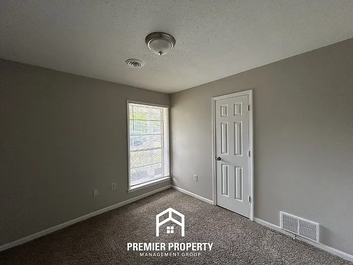 970 Millcreek Pl — Photo 16