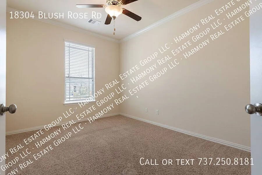 Great Home in Sought After Falcon Pointe — Photo 3