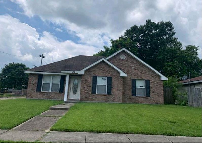 1st image of 44 Gardenia Ln