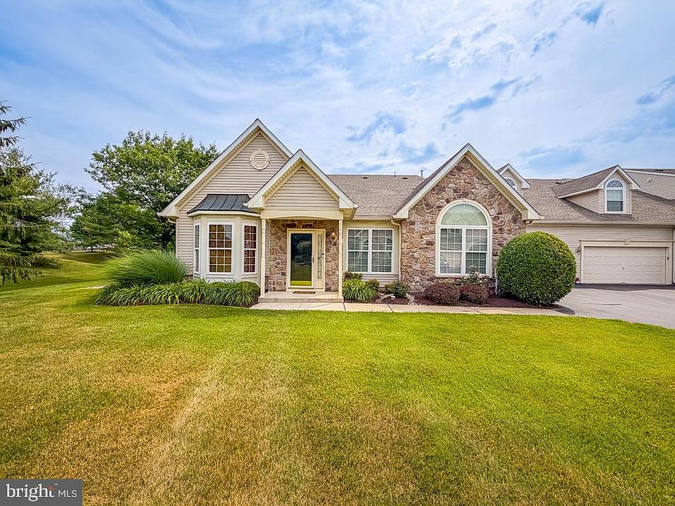 1st image of 233 Shady Brook Dr